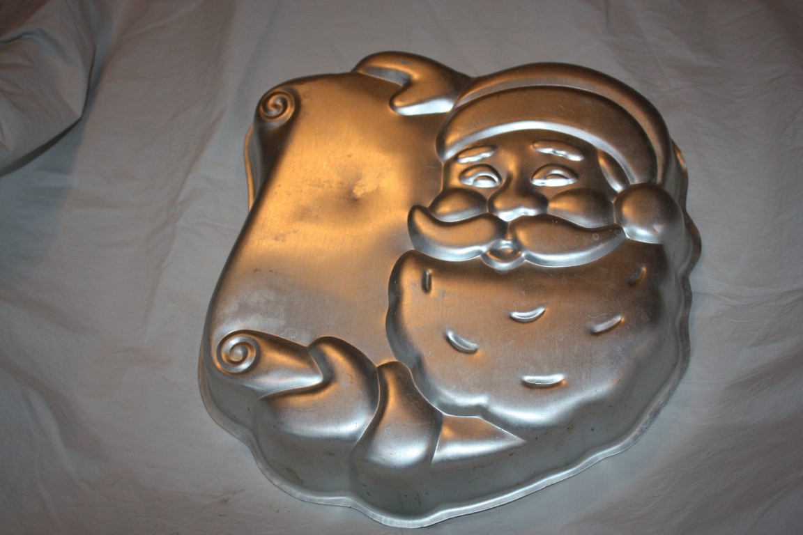 Wilton Santa Claus Naughty Nice List Cake Pan Mold Christmas Vintage  Aluminum